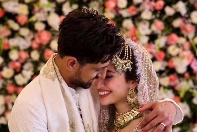 Saniz Mirza congratulates Shoaib Malik on his new marriage 