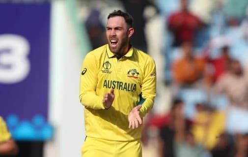 Maxwell caught using e-cigarette in dressing room during World Cup game