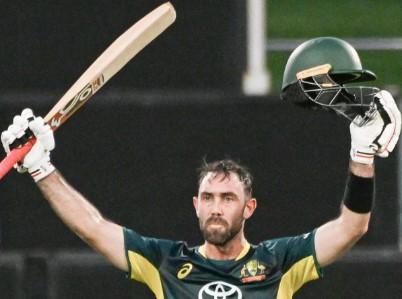 Maxwell's record-equaling century gives Australia easy win