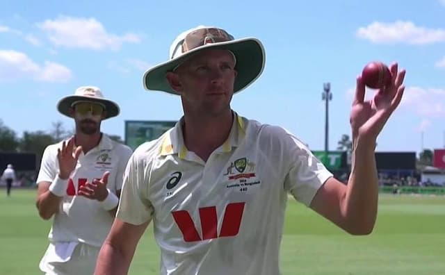 3 Active Australian Fast Bowlers With 300 or More Test Wickets