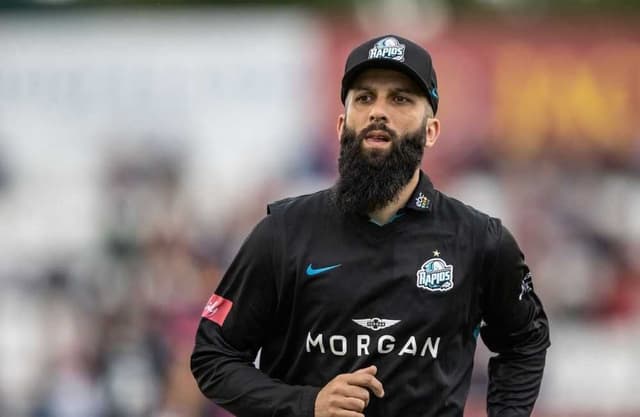 Warwickshire re-sign England all-rounder Moeen Ali on three-year deal