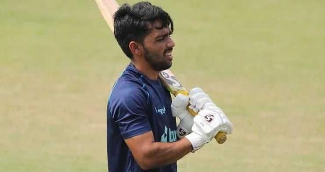 Sujon suggests Mominul to leave captaincy