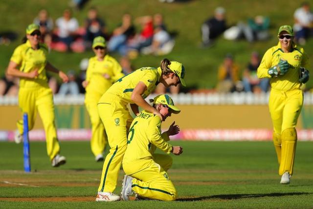 Australia storm into World Cup final