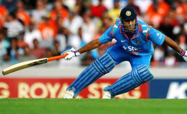 Hayden discloses who would win a 100m race against prime Dhoni