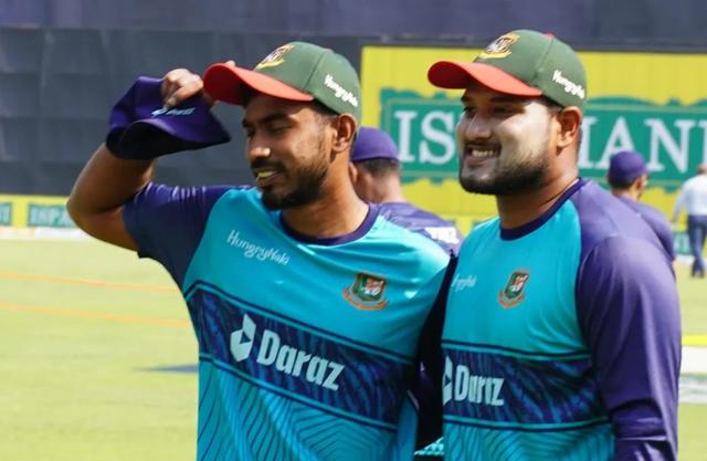 Live: Debuts for Munim and Yasir as Bangladesh bat first