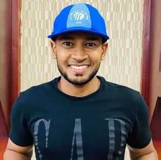 Mushfiqur Rahim receives 'special' cap from ICC