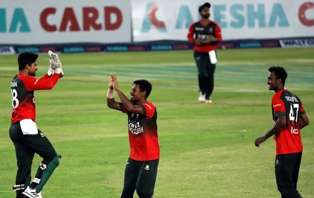 Shoriful learning 'cutters' from Mustafizur
