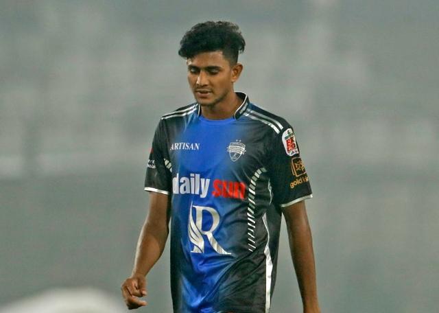 Curtly Ambrose heaps praise on Nahid Rana