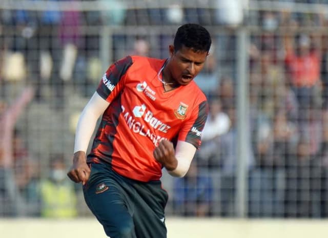 Nasum reaches top 10 in T20I's bowling, Jadeja tops Test all-rounder