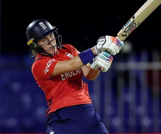 Sciver-Brunt and Ecclestone star in England's convincing victory over South Africa 