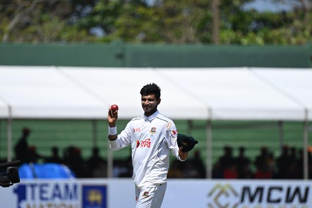 Nayeem Hasan reaches 300 wickets, praised despite limited chances