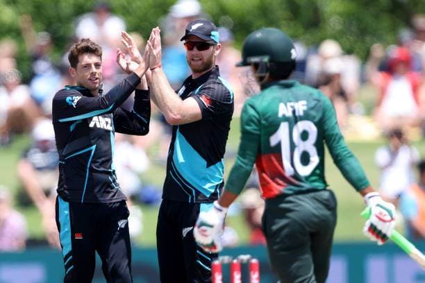 Skipper Santner's 4 fer thumps Bangladesh by 17 runs (DLS) to level the series by 1-1