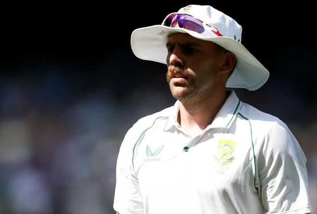 Spidercam hits Anrich Nortje during Boxing Day Test