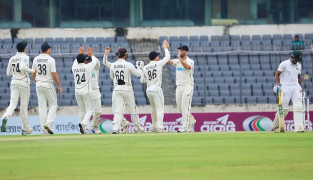 New Zealand want to restrict Bangladesh under 200 runs 