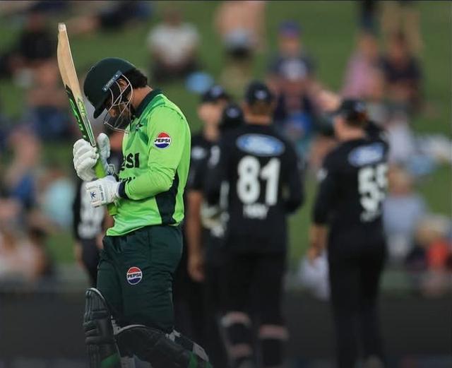 Chapman, Smith star as New Zealand beat Pakistan in the first ODI