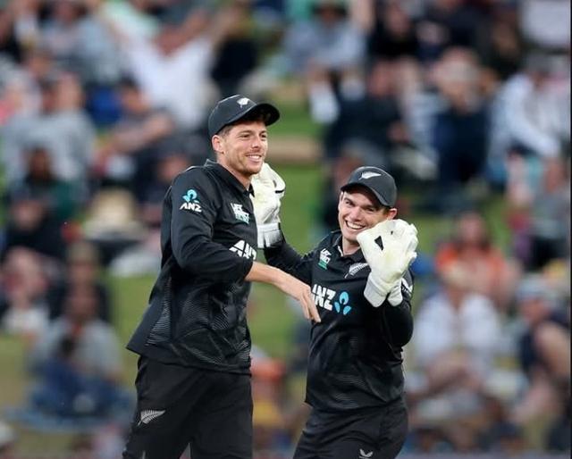 Clinical New Zealand seal ODI series in rain curtailed match