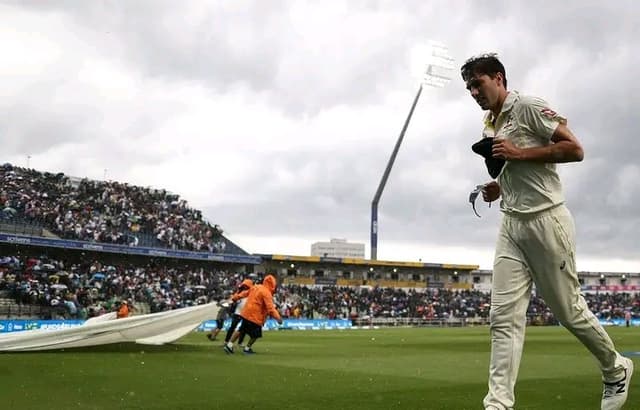 England lead by 35 runs after day 3 in the Ashes 
