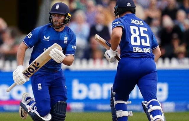 Heavy downpour enforces to call off the match between England and Ireland  