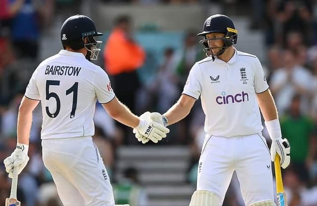 England bat out Australia on day 3 and have a lead of 377 