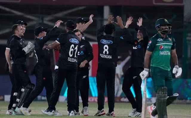 Will Young's 87 before Shipley's 3 wicket haul helps New Zealand clinch the fifth ODI 