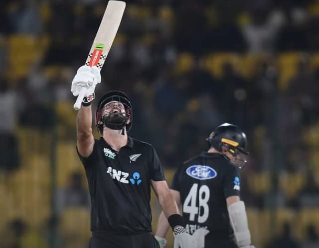 New Zealand thrash Pakistan to clinch the ODI Tri-series