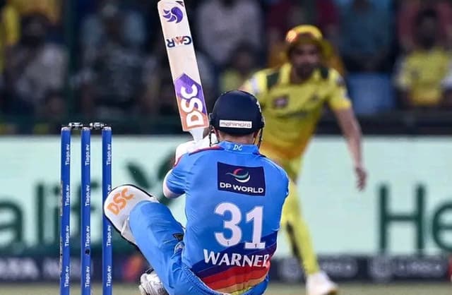 David Warner's valiant knock goes in vain as CSK have a massive win over DC 