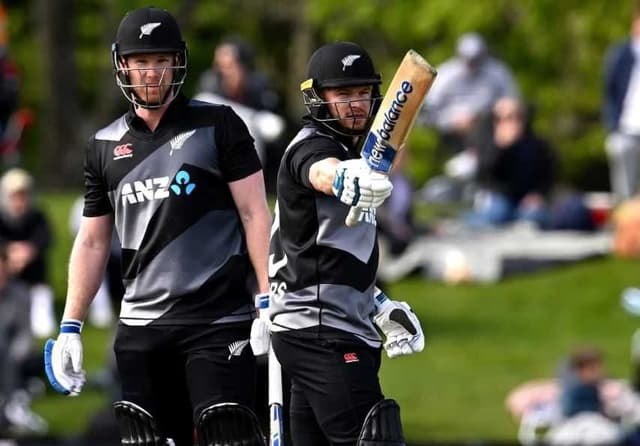 Conway, Phillips fifties set up big New Zealand win, Bangladesh out of the tri-series