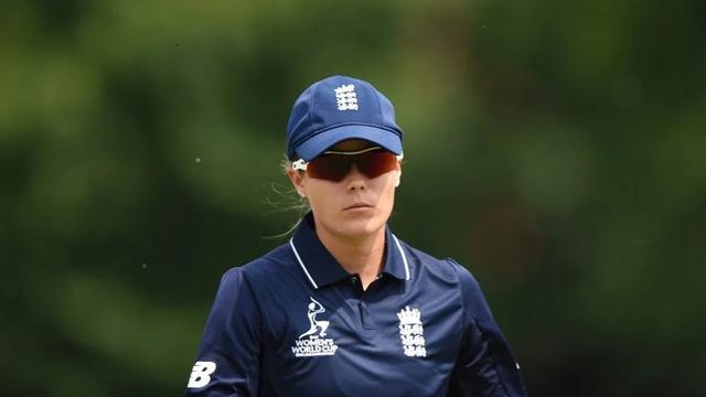 England spinner Alexandra Hartley announces retirement from professional cricket