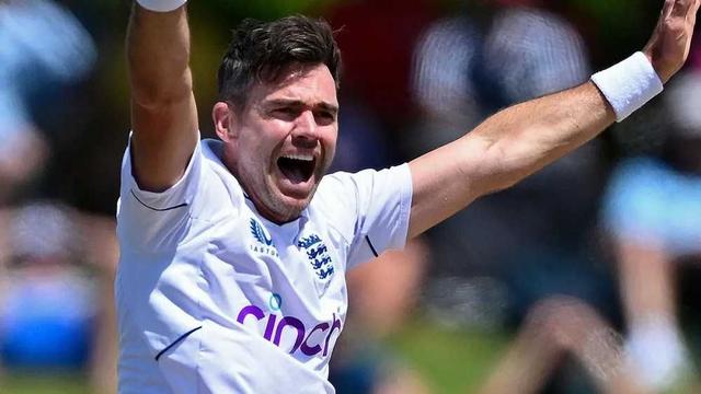 England bowler James Anderson returns to the top of the Test rankings