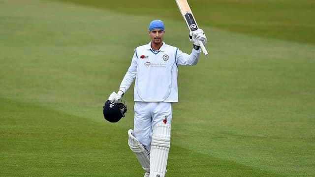 Derbyshire Captain Leus du Plooy joins Middlesex on long-term contract