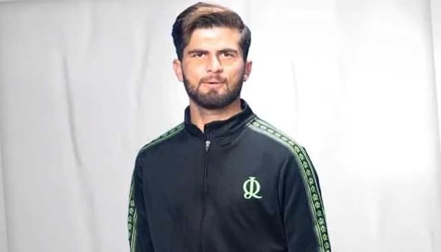 PSL 8: Shaheen Afridi unveils Lahore Qalandars logo