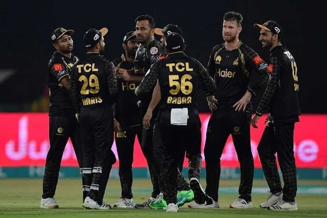 Peshawar Zalmi beats Karachi Kings by 2 runs in another Thriller