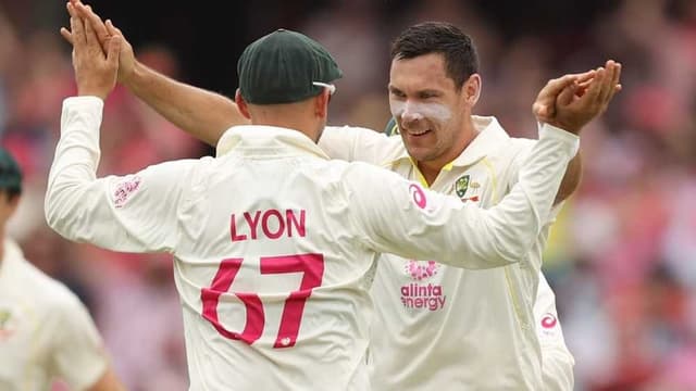 MCG-like wicket suit for Boland in Adelaide