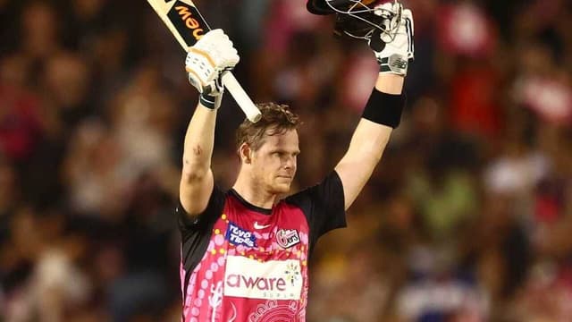 Steve Smith blasts incredible BBL century in Sydney Smash