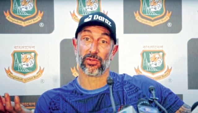 Hathurusinghe is one of the best coaches in the world: Pothas