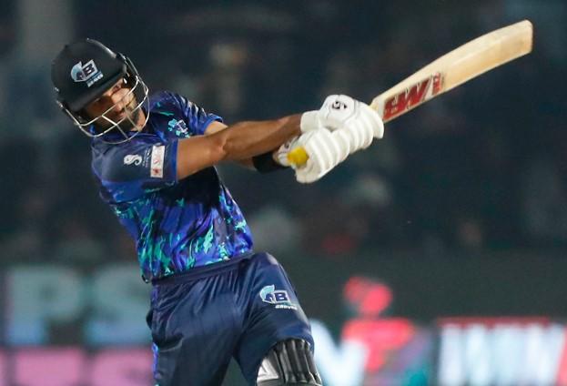 Superb Sikandar Raza leads Bulawayo Braves to 7-Wicket win against Harare Hurricanes