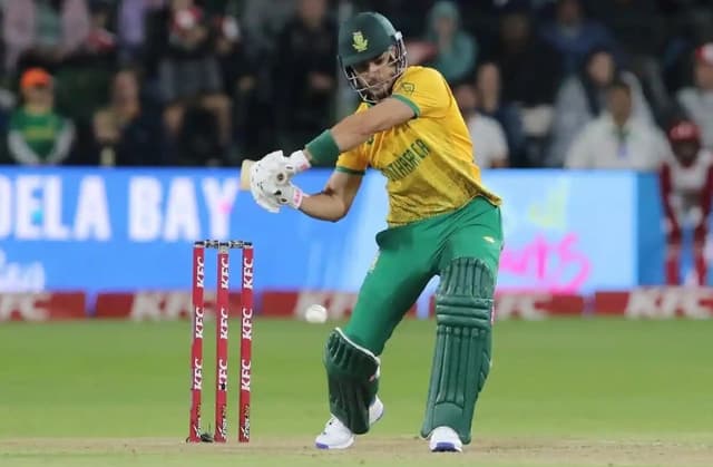Dale Steyn compares Reeza Hendricks with Virat Kohli in cover-drives