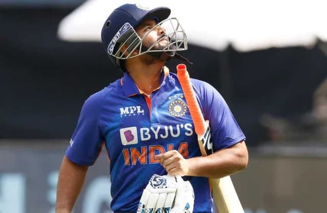 Sanjay Bangar chips in with interesting idea for under-fire Rishabh Pant