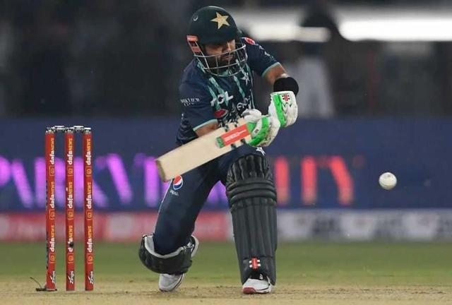 Forget 360, can they even play 180 degree? - Wasim Akram questions Pakistan's batting