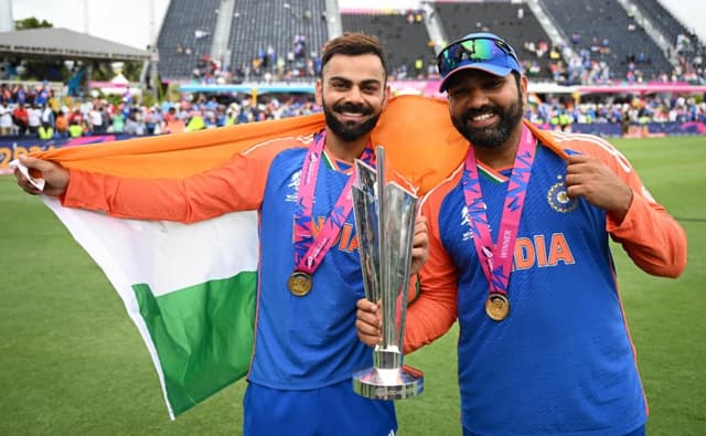 Sehwag showers praise on Kohli and Rohit 