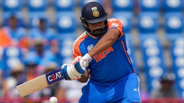 Rohit Sharma Only Person Who Deserves T20 World Cup For India : Mohammad Hafeez Hails Rohit Sharma