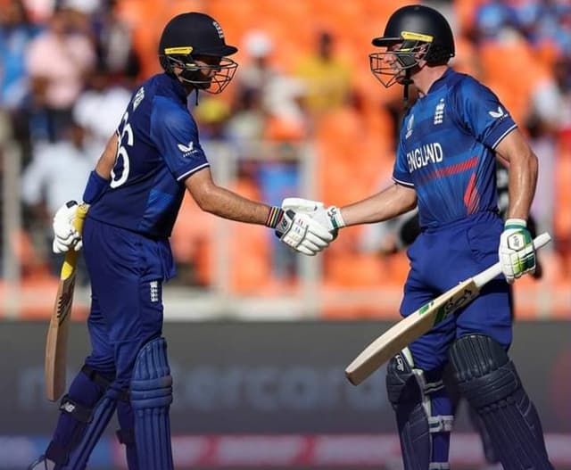 Matt Henry's excellent 3 fer helps New Zealand restrict England for 282 