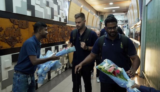 South Africa arrive in Bangladesh for Test series
