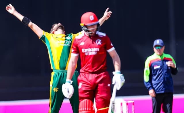 Shaheen Afridi dismisses Jos Buttler with an unplayable yorker in T20 Blast