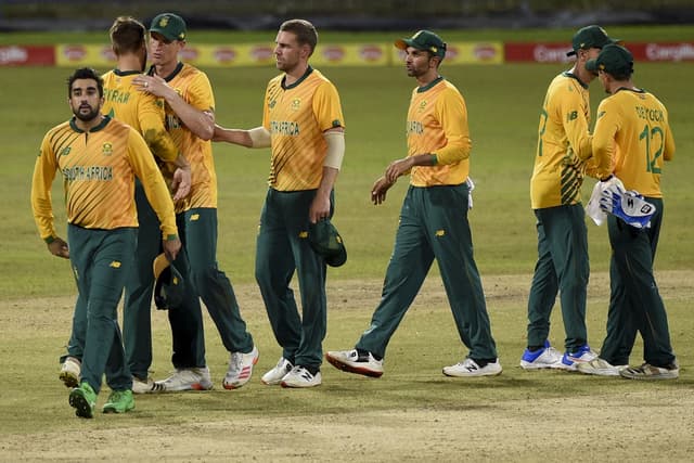 Spinners hand Proteas series 2-0