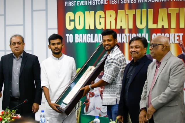 Sports Advisor Asif Mahmud receives special gift from Bangladesh Cricket Team