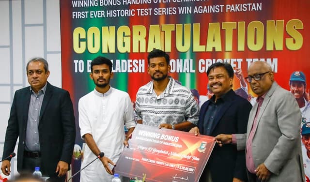 Bangladesh cricketers pledge part of 3.2 crore bonus to help flood-affected
