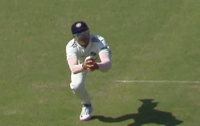 Watch: Shubman Gill takes a mesmerizing catch to dismiss Tagenarine Chanderpaul