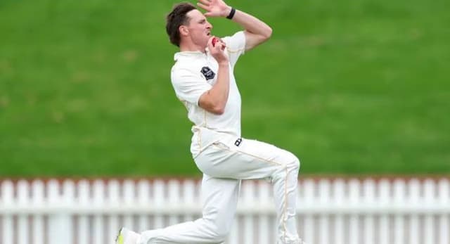 Nathan Smith and Josh Clarkson handed New Zealand national contracts 