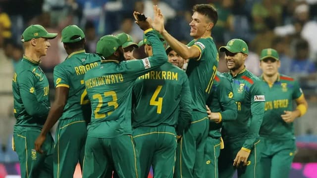 Shukri Conrad Sets Clear Expectations: Proteas Players Must Choose Country Over Franchise Cricket